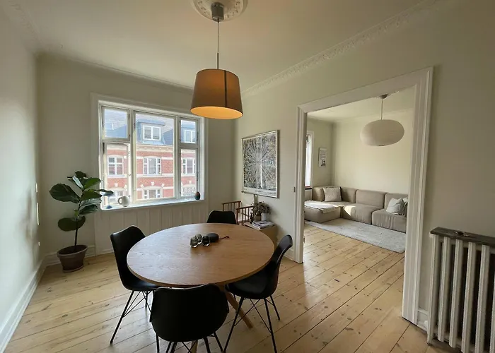 Stunning Apt W Balcony